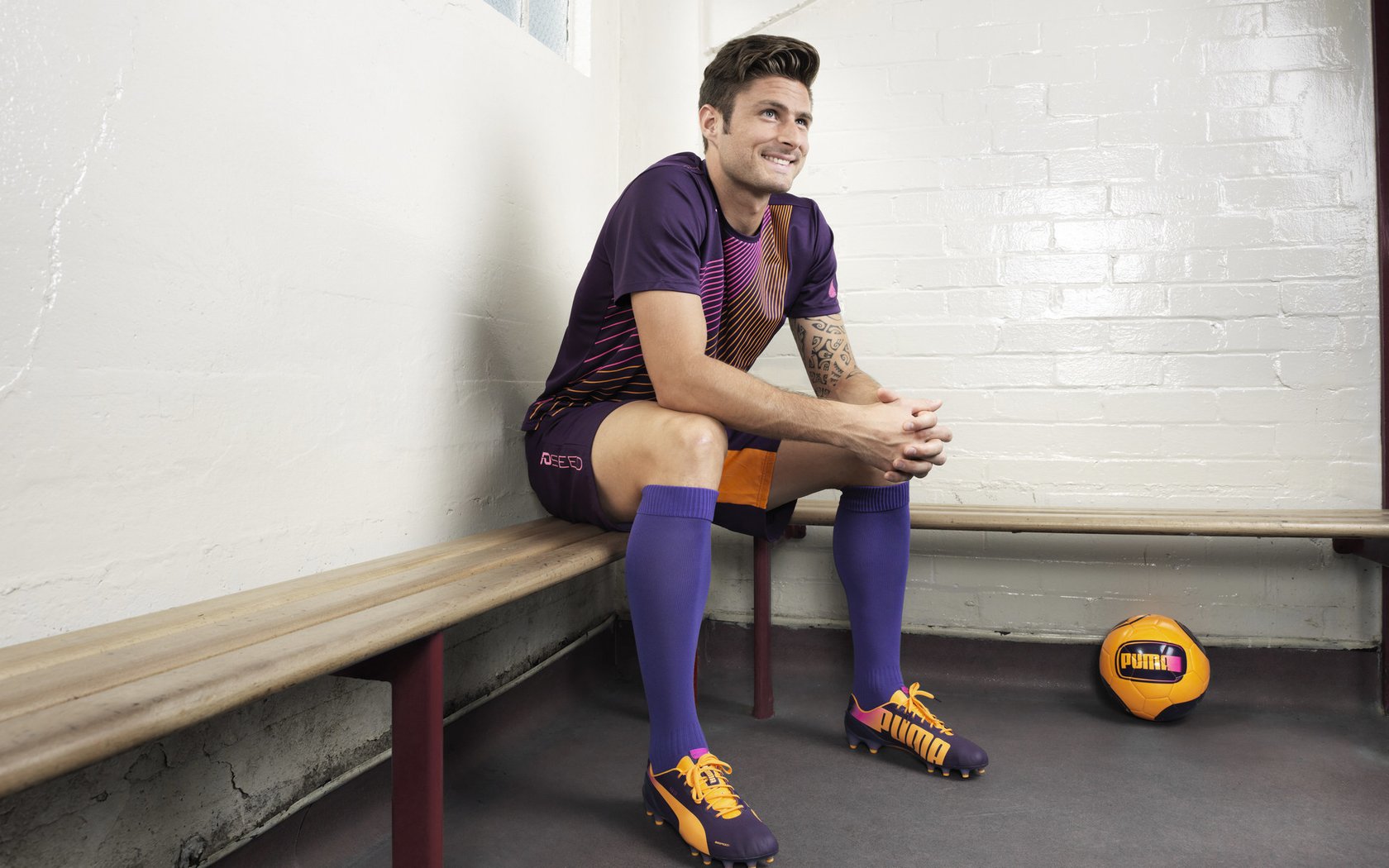 爱游戏体育-青训装备及技术创新带动行业升级，打造未来“足球工厂”，足球青训是干什么的